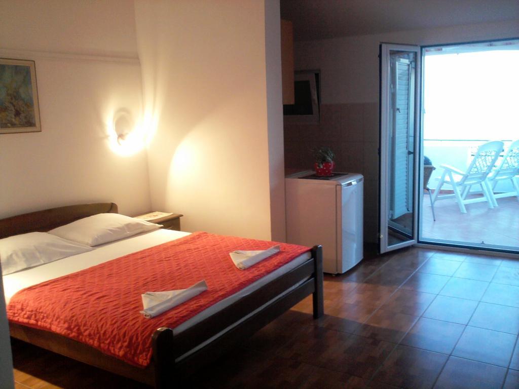 Oaza Guest House Свети-Стефан Номер фото